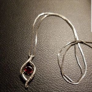 ❌SOLD❌ Dancing garnet 925 stamped necklace